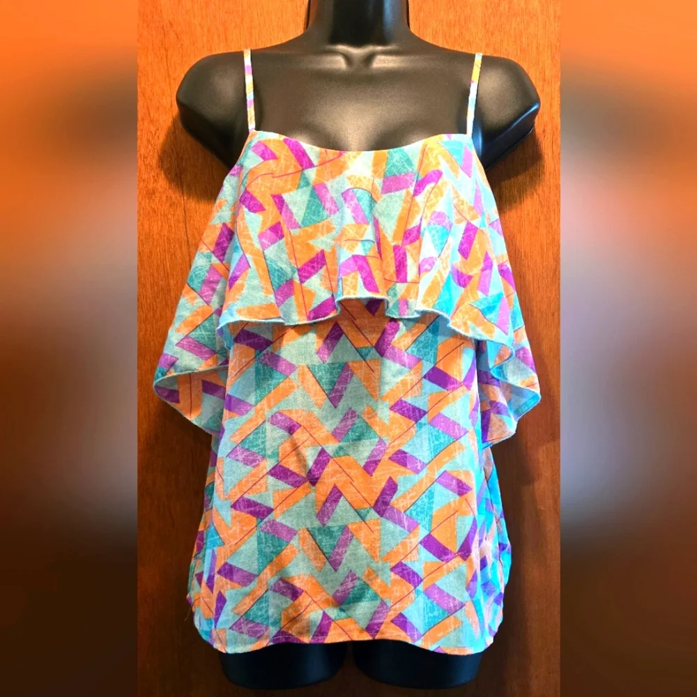 Charlotte Russe Colorful Flirty Geometric Women's Top SzS - Picture 1 of 7